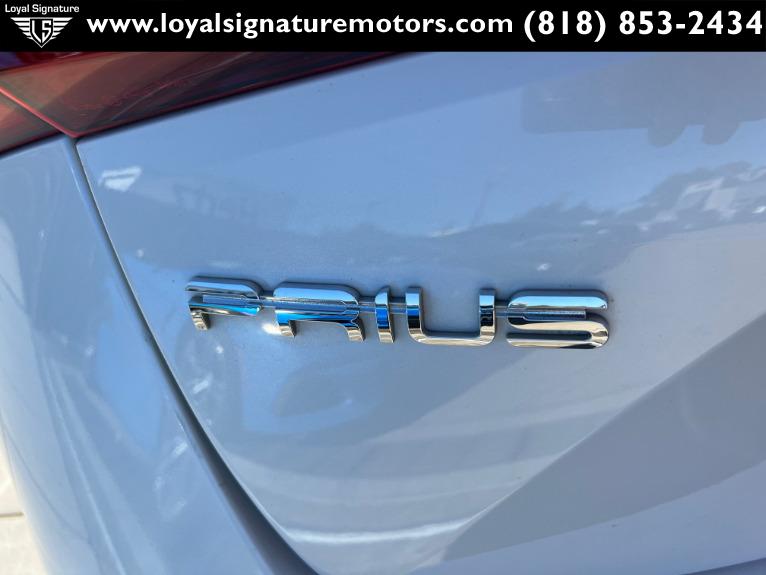 Used-2019-Toyota-Prius-LE