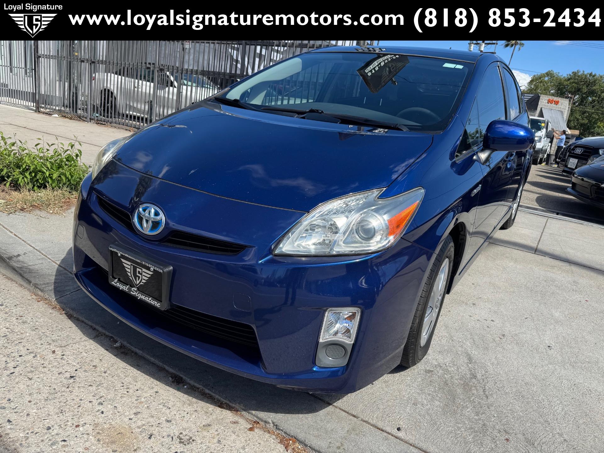 2010 Toyota Prius Three photo 3