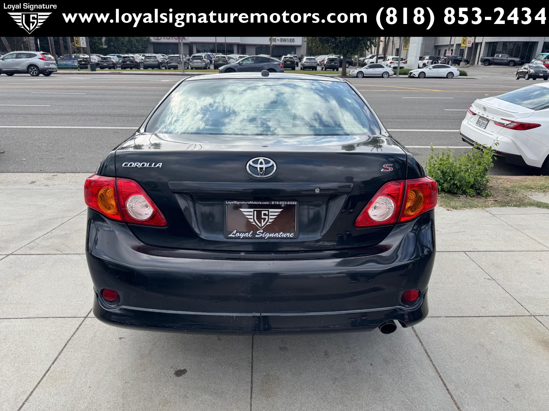 2009 Toyota Corolla S photo 2