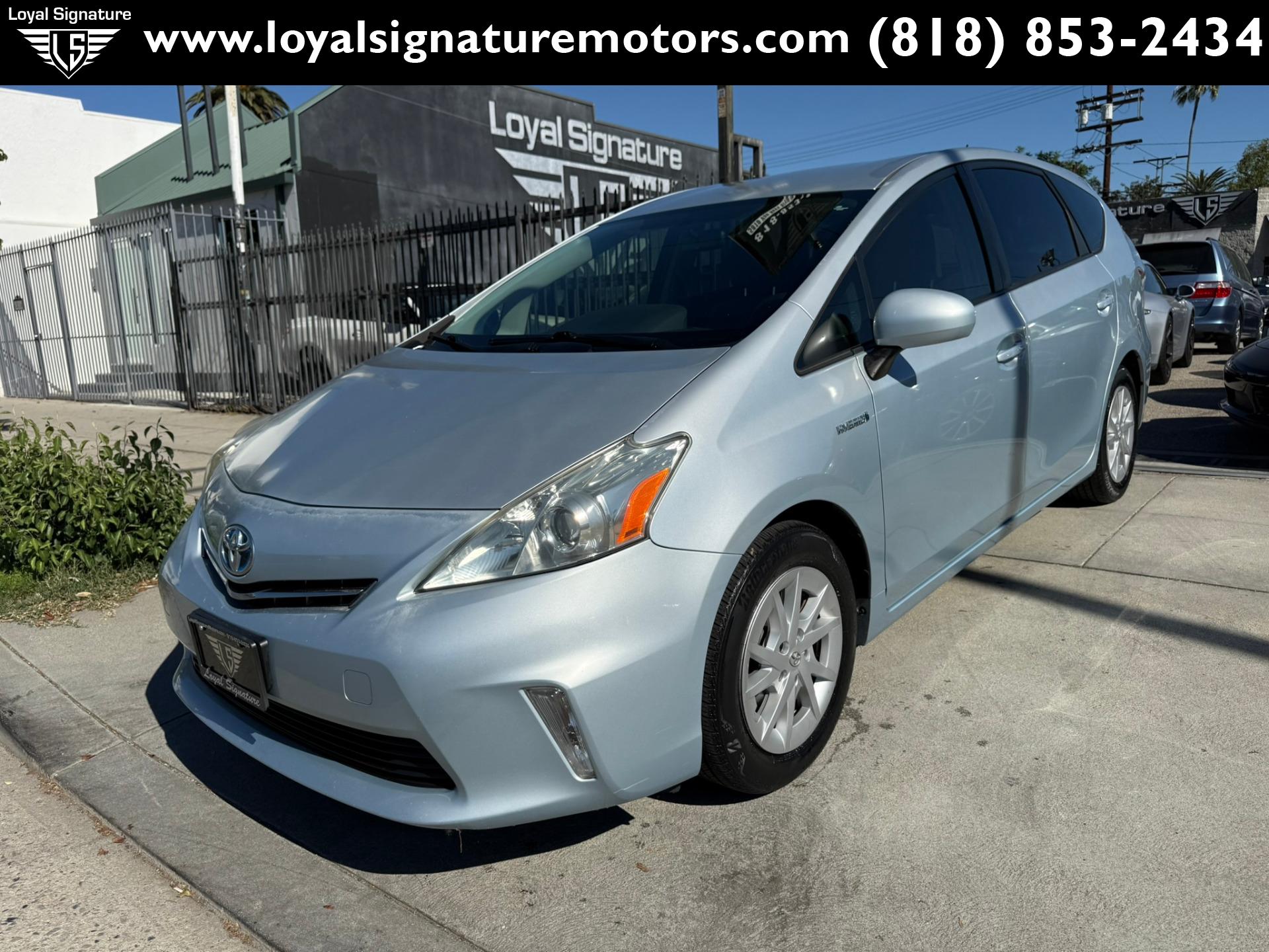 2012 Toyota Prius V Three photo 3