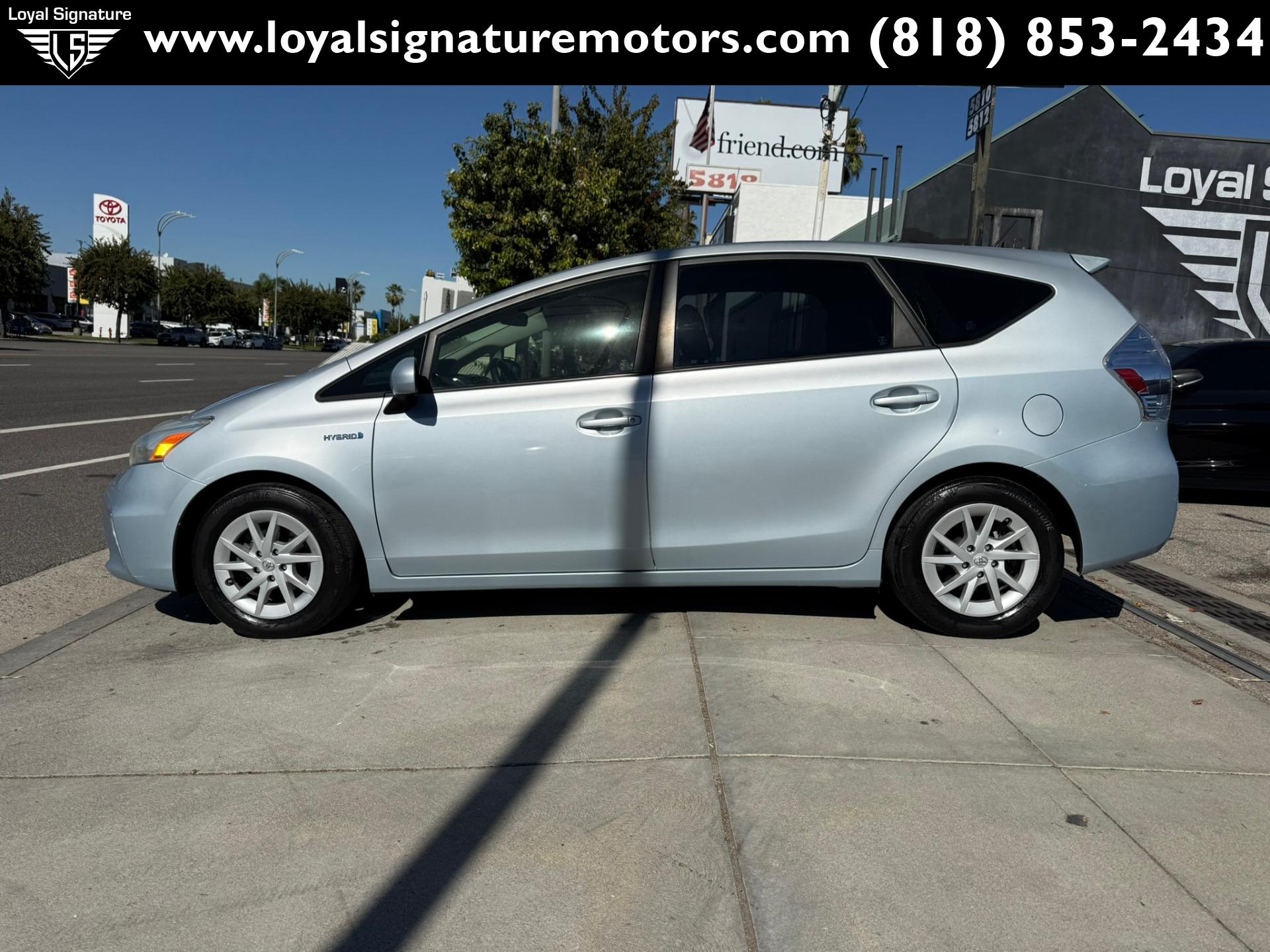2012 Toyota Prius V Three photo 4