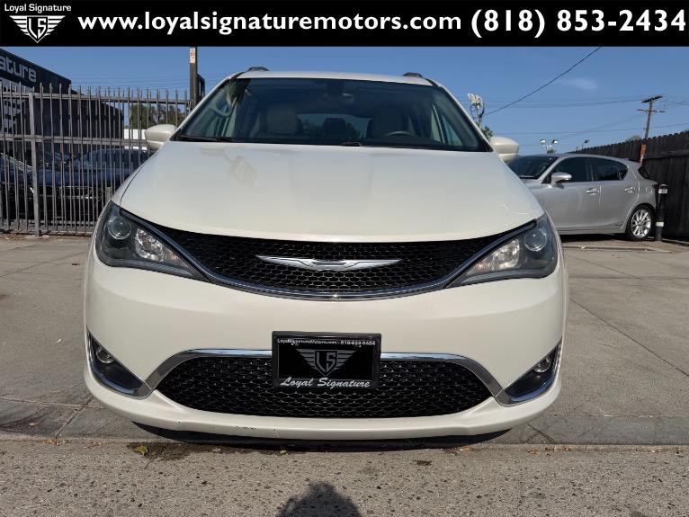 2017 Chrysler Pacifica Touring-L's photo