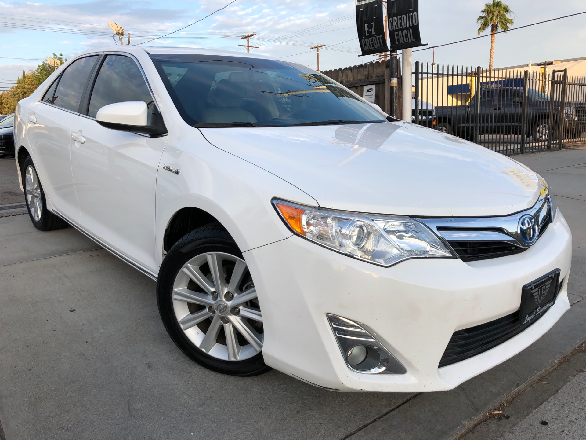 Used 2014 Toyota Camry Hybrid XLE For Sale ($11,995) | Loyal Signature